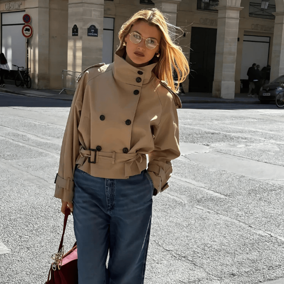 Elegant Short Jacket for Women with Double Button Closure and Waist Belt