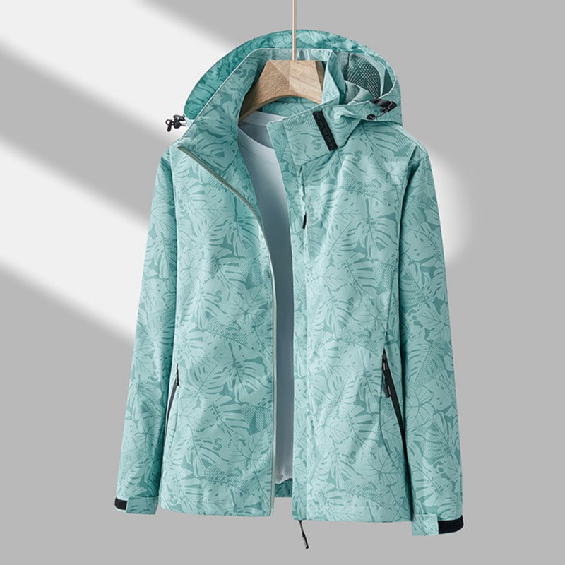 Water- and windproof jacket with hood for women