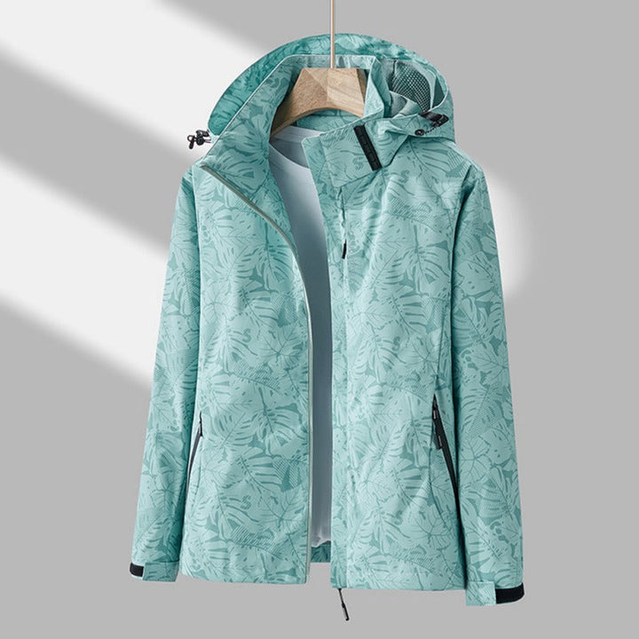 Water- and windproof jacket with hood for women