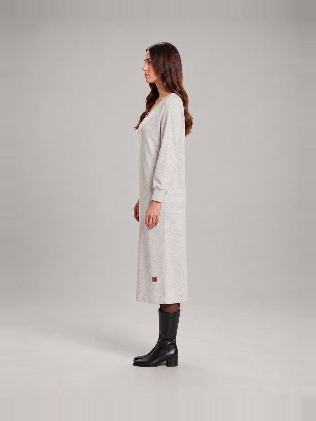 Elegant Soft Dress with V-Neck for Women – Yvonne