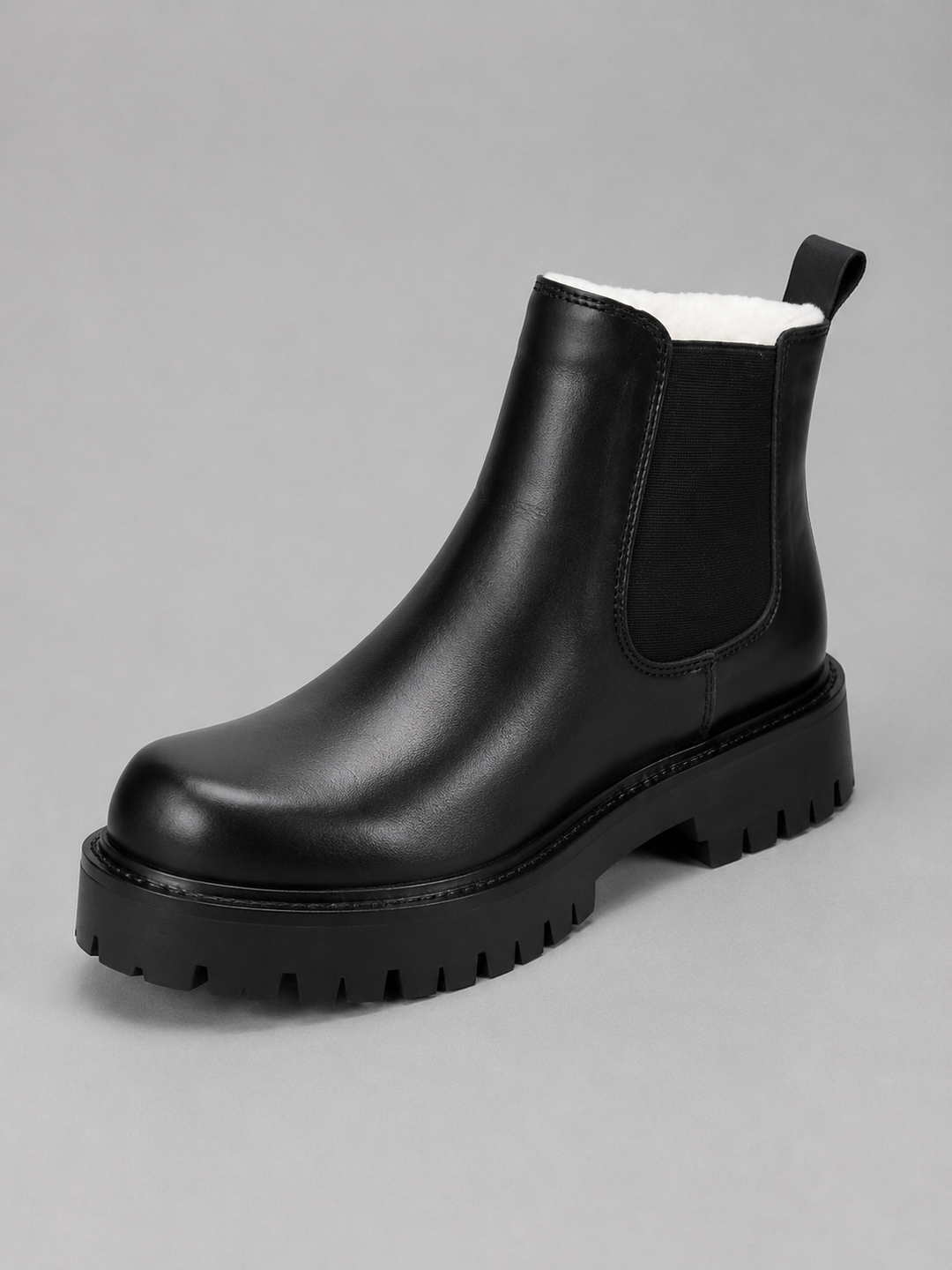 Slip-On Chelsea Ankle Boots for Men – Elastic Side Panels, Lug Sole in Black