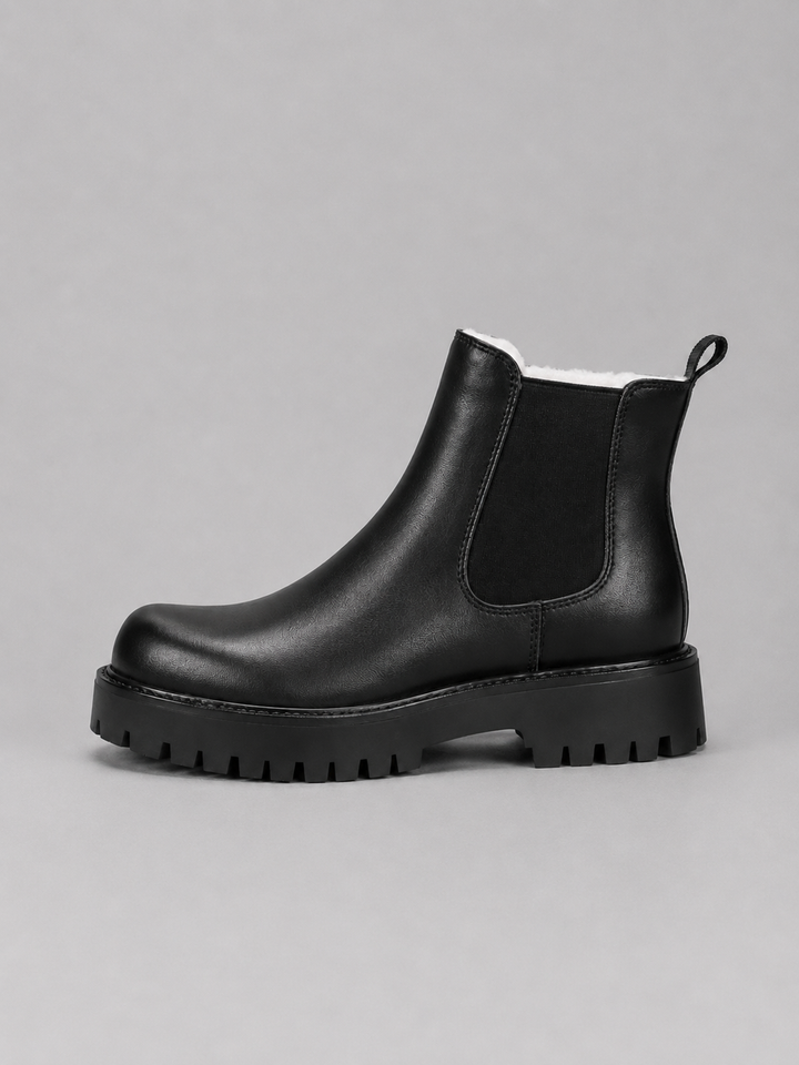 Slip-On Chelsea Ankle Boots for Men – Elastic Side Panels, Lug Sole in Black