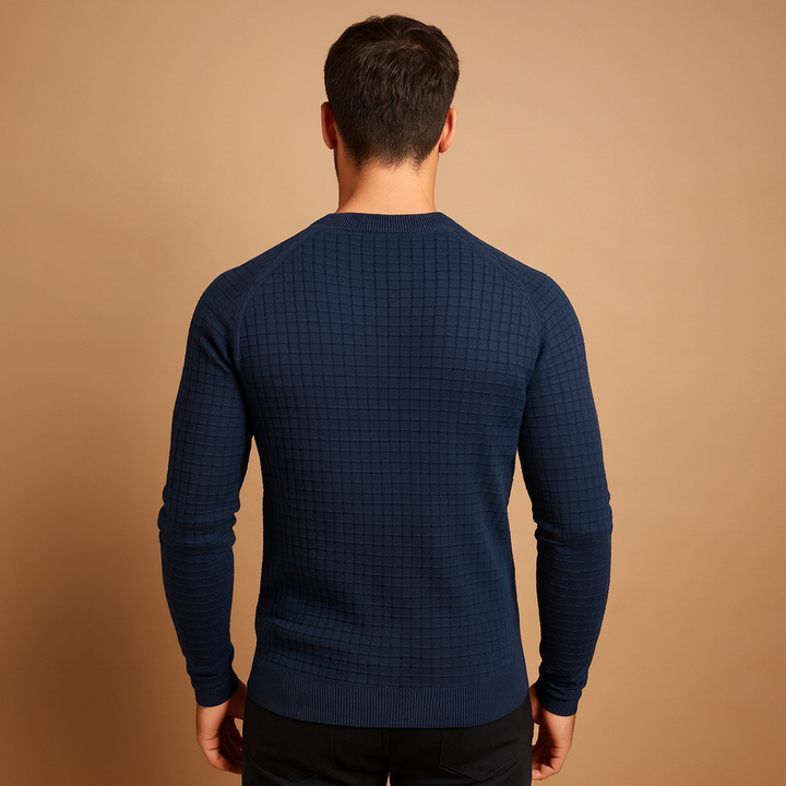 Warm knitted sweater with round neck for men | Ruben